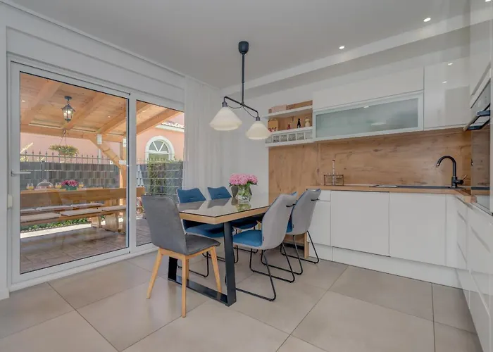 Апартаменты Nevera Трогир