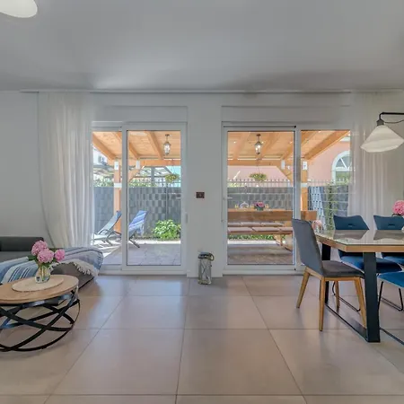 Nevera * טרוגיר